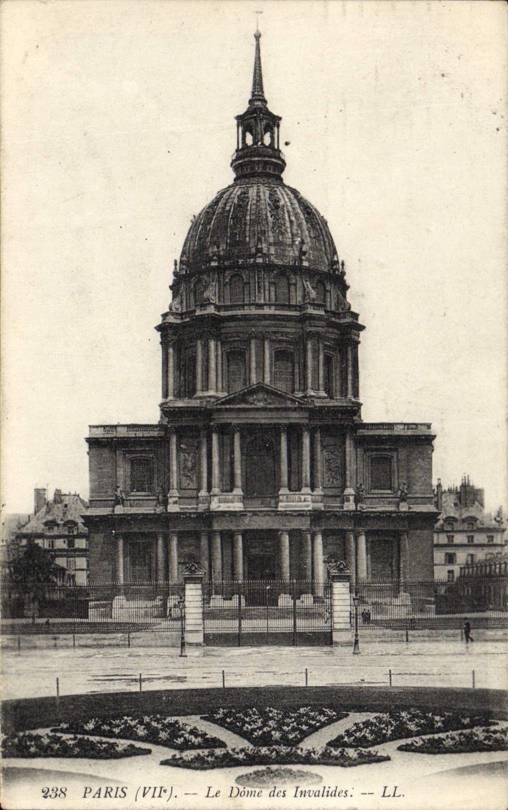 CPA Paris Le Dome des Invalides