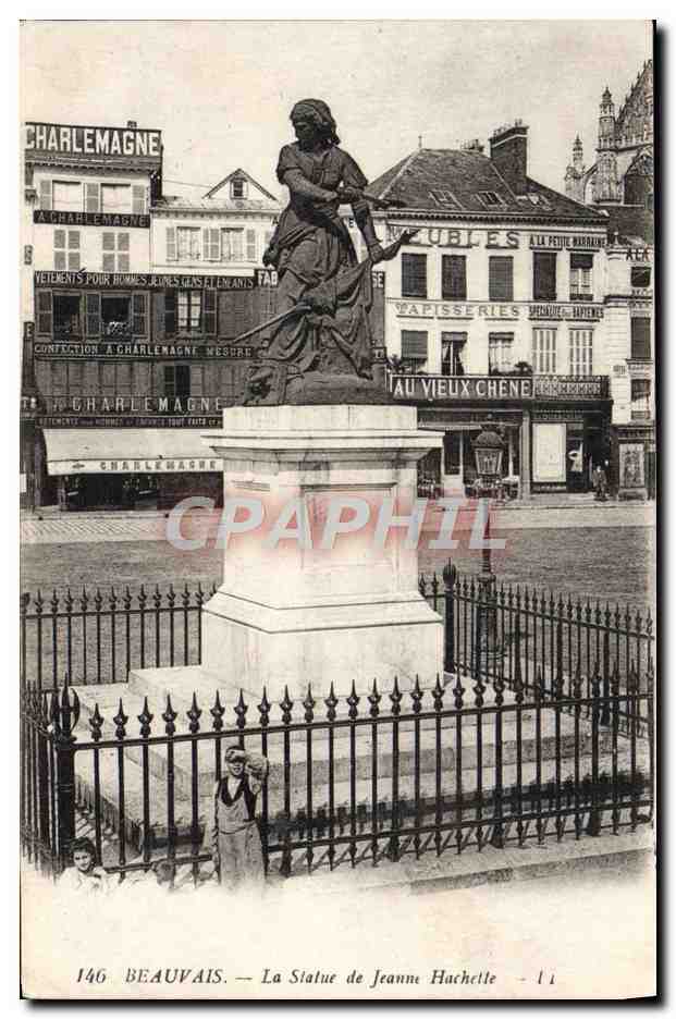 CPA Beauvais La Statue de Jeanne Hachette 