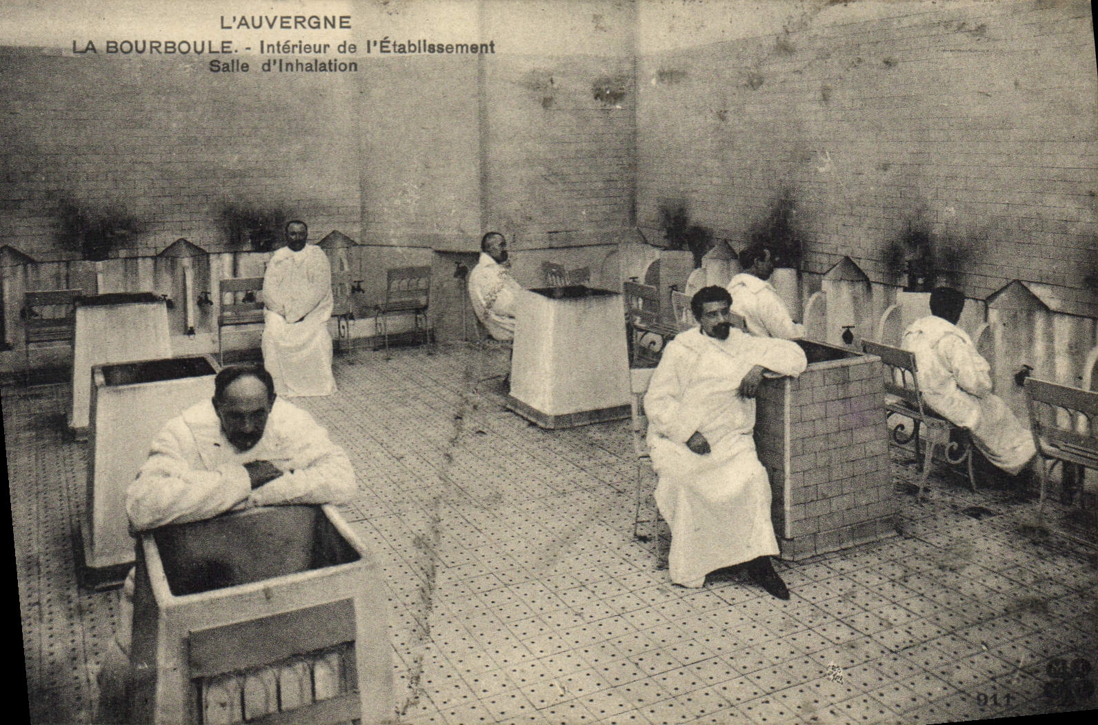La Bourboule - Intérieur de l'Établissement - Salle d'Inhalation — L'Auvergne, n°911