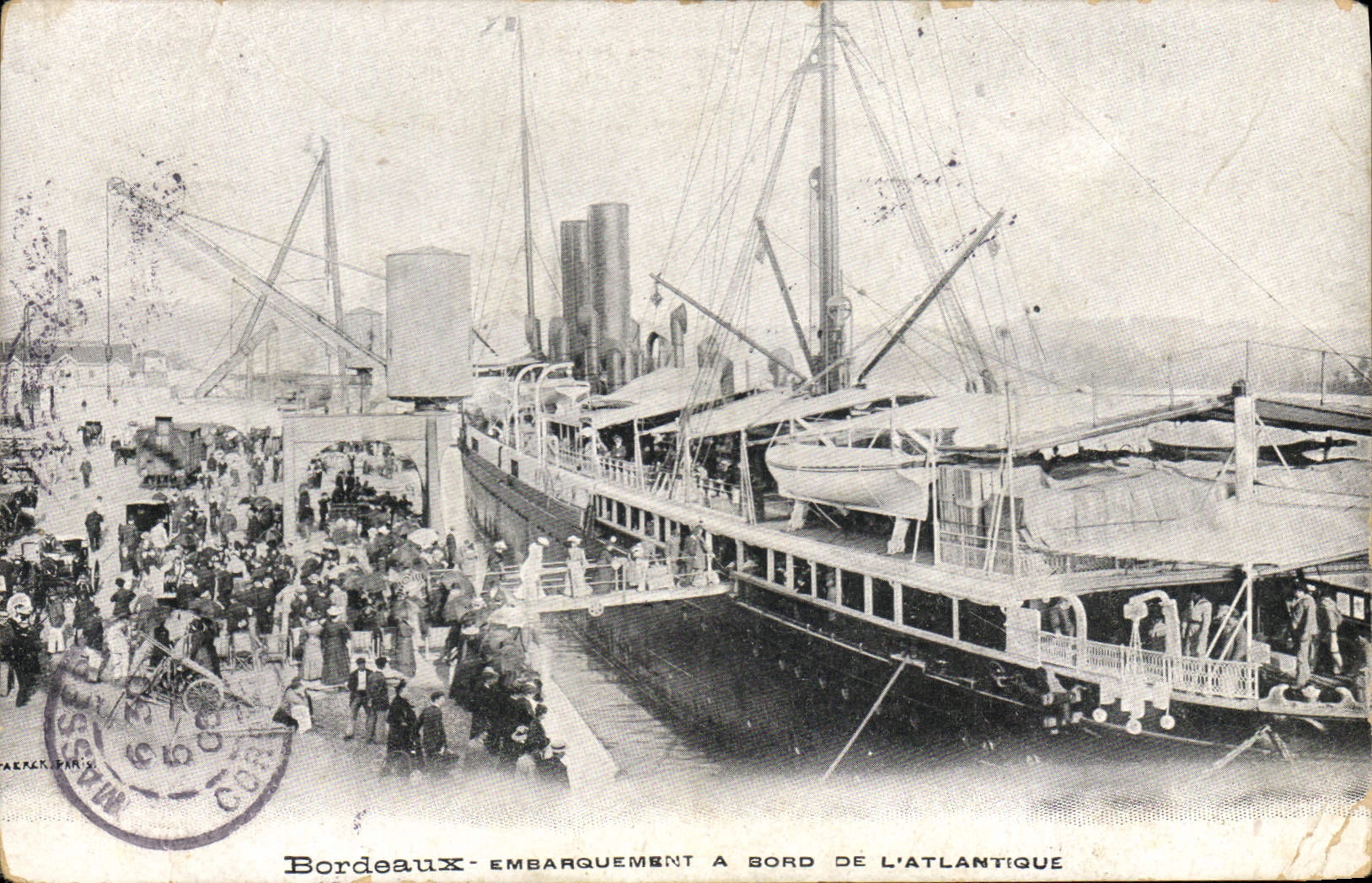 CPA Bateau Paquebot Bordeaux Embarquement a bord de l'Atlantique