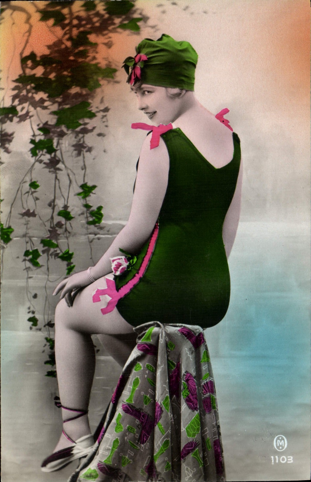 CPA Femme Maillot de bains 