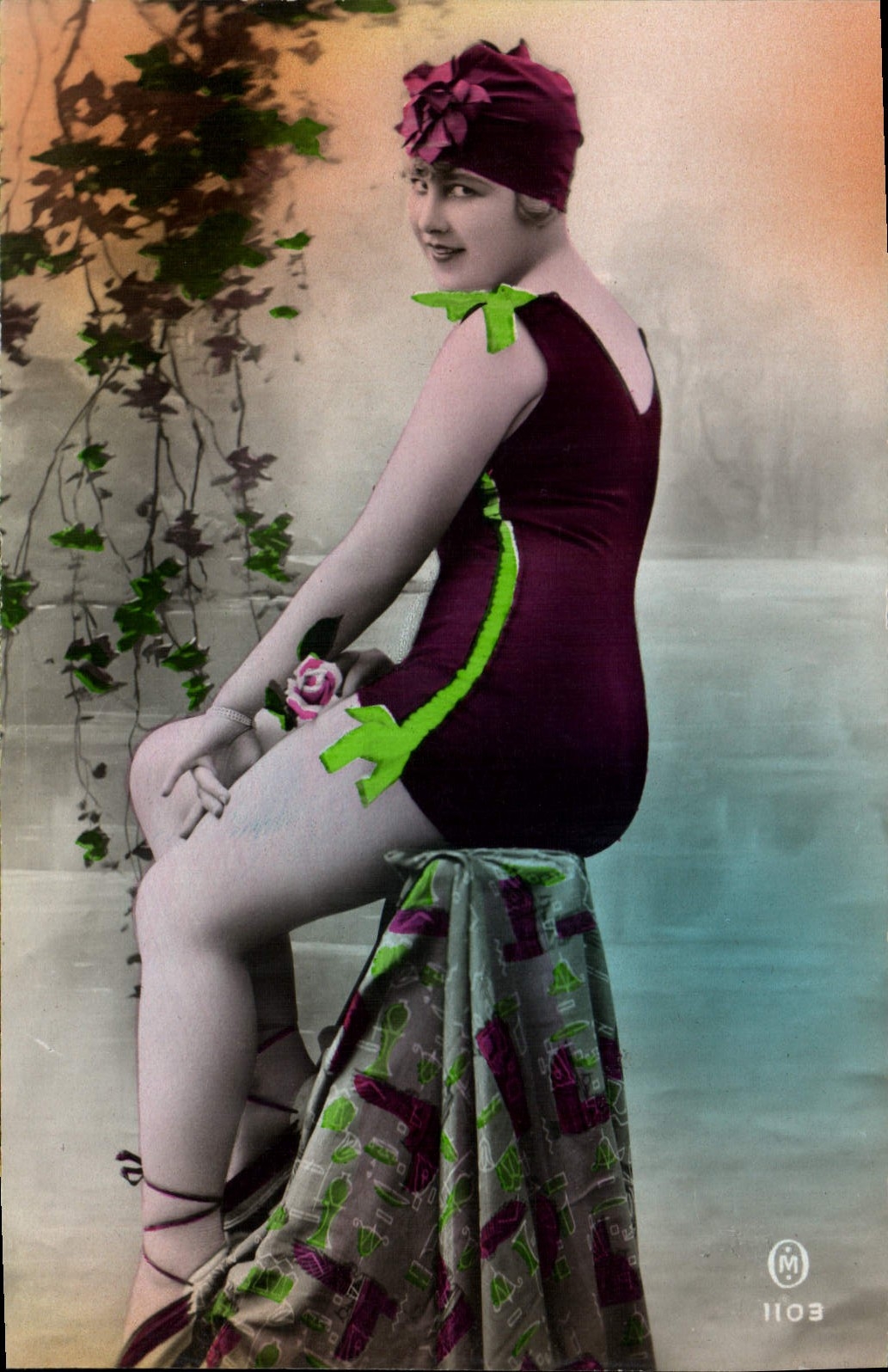 CPA Femme Maillot de bains 