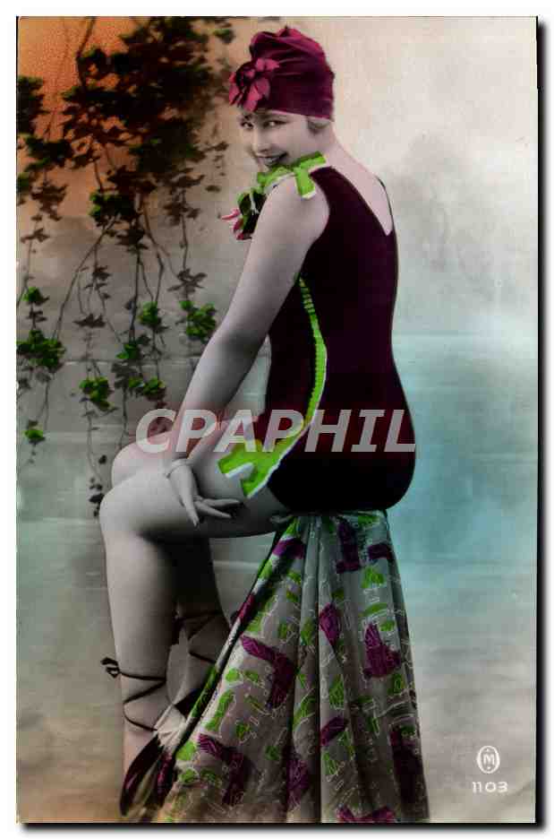 CPA Femme Maillot de bains 