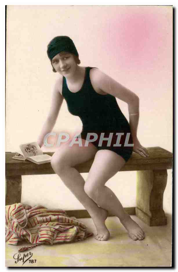 CPA Femme Maillot de bains 
