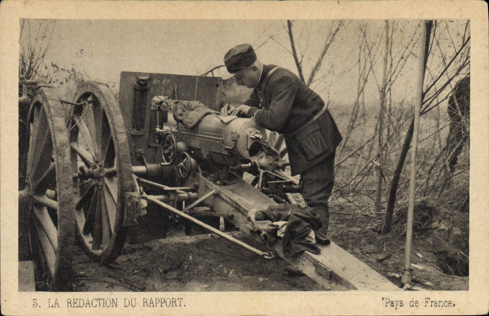 CPA Militaria La redaction du rapport Canon 
