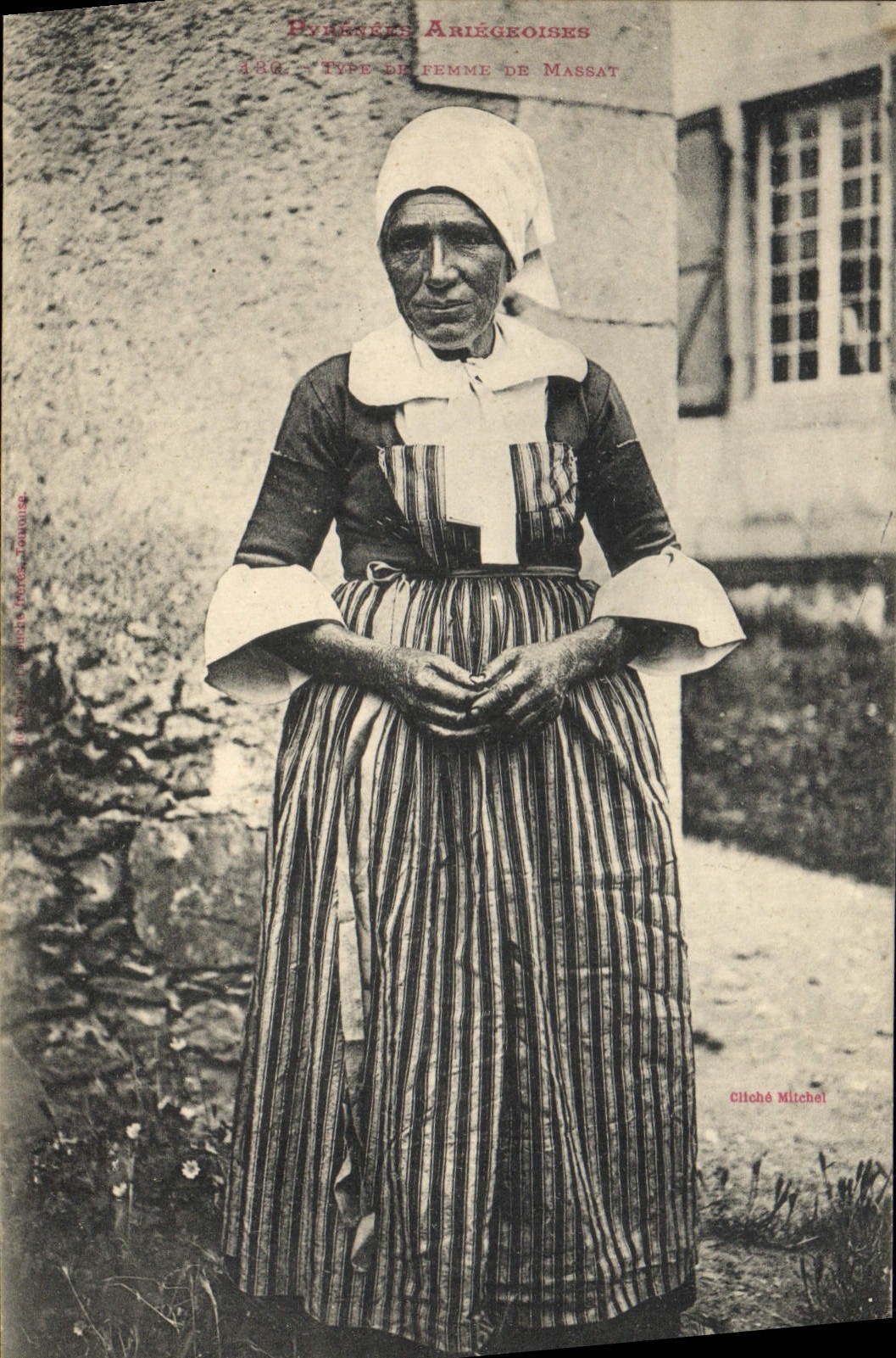 CPA Folklore Ariege Type de femme de Massat