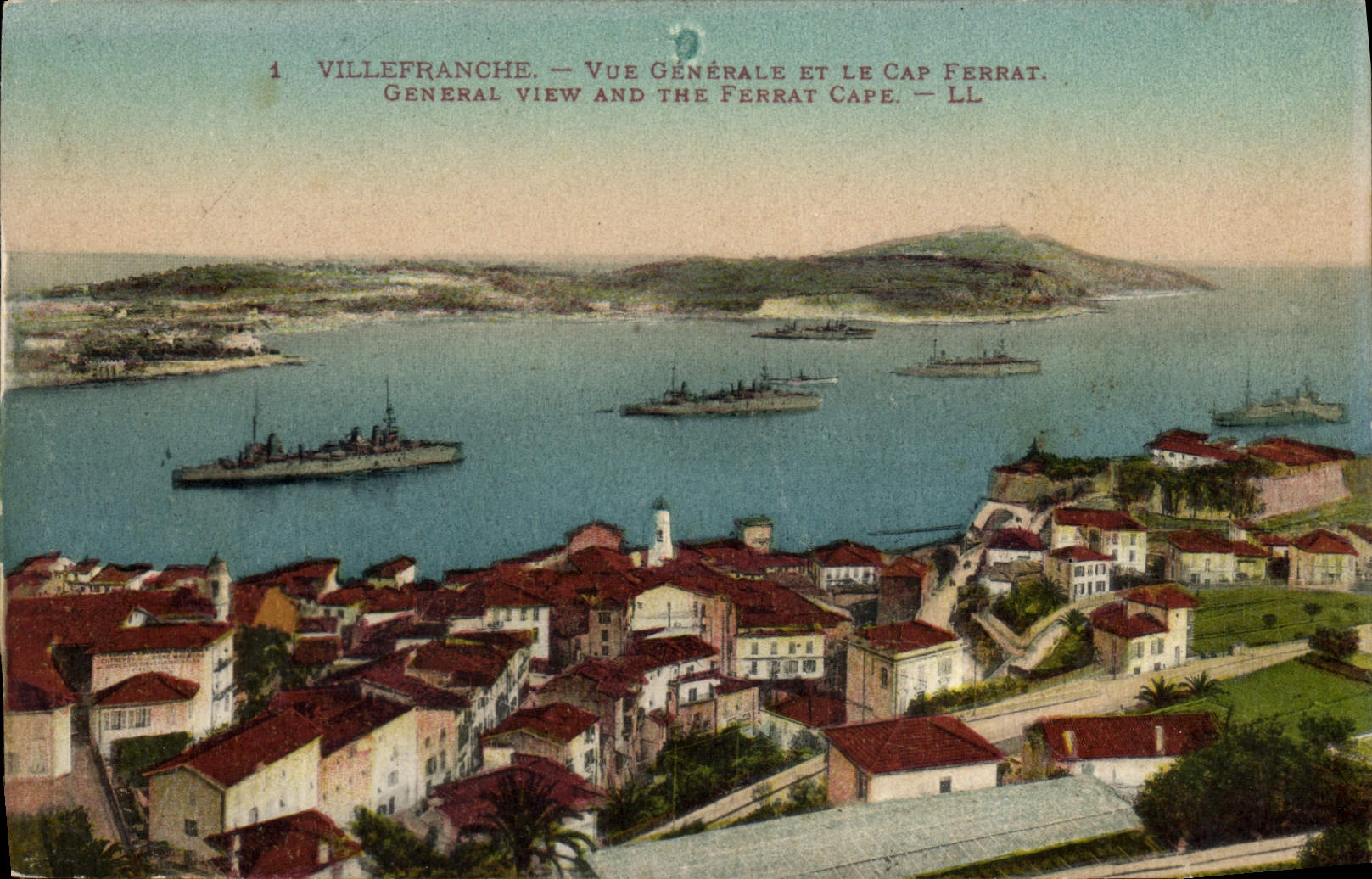 CPA Villefranche Vue Generale Et Le Cap Ferrat Bateaux