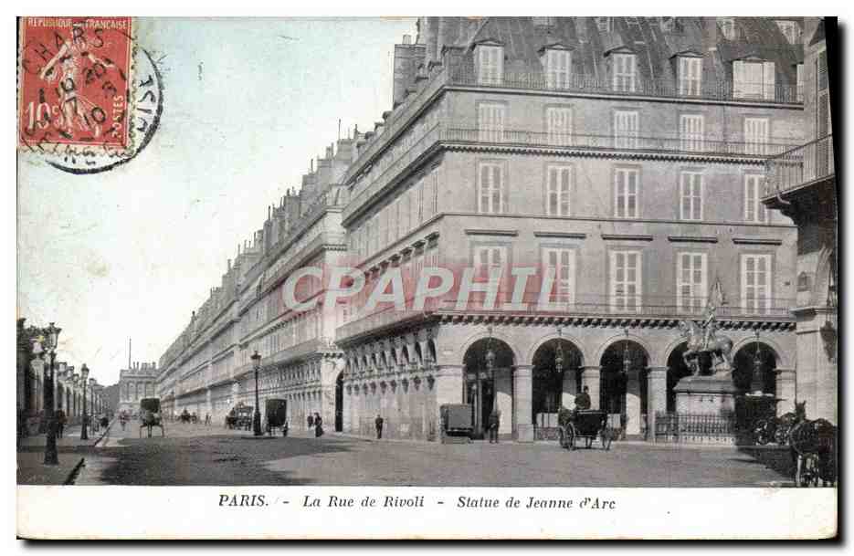 CPA Paris La Rue de Rivoli Statue de Jeanne d'Arc