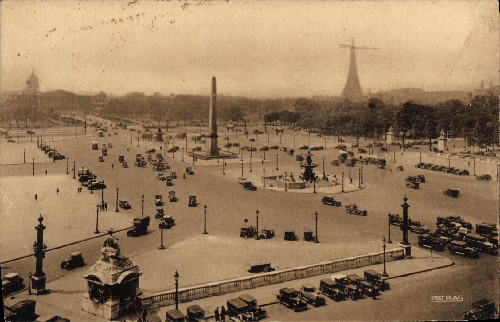 CPA Paris Place de la Concorde Tour Eiffel