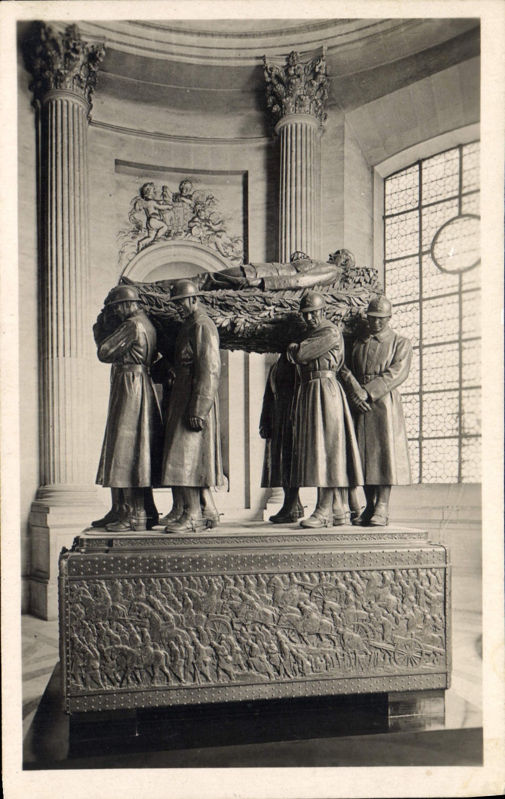 CPA Paris Tombeau