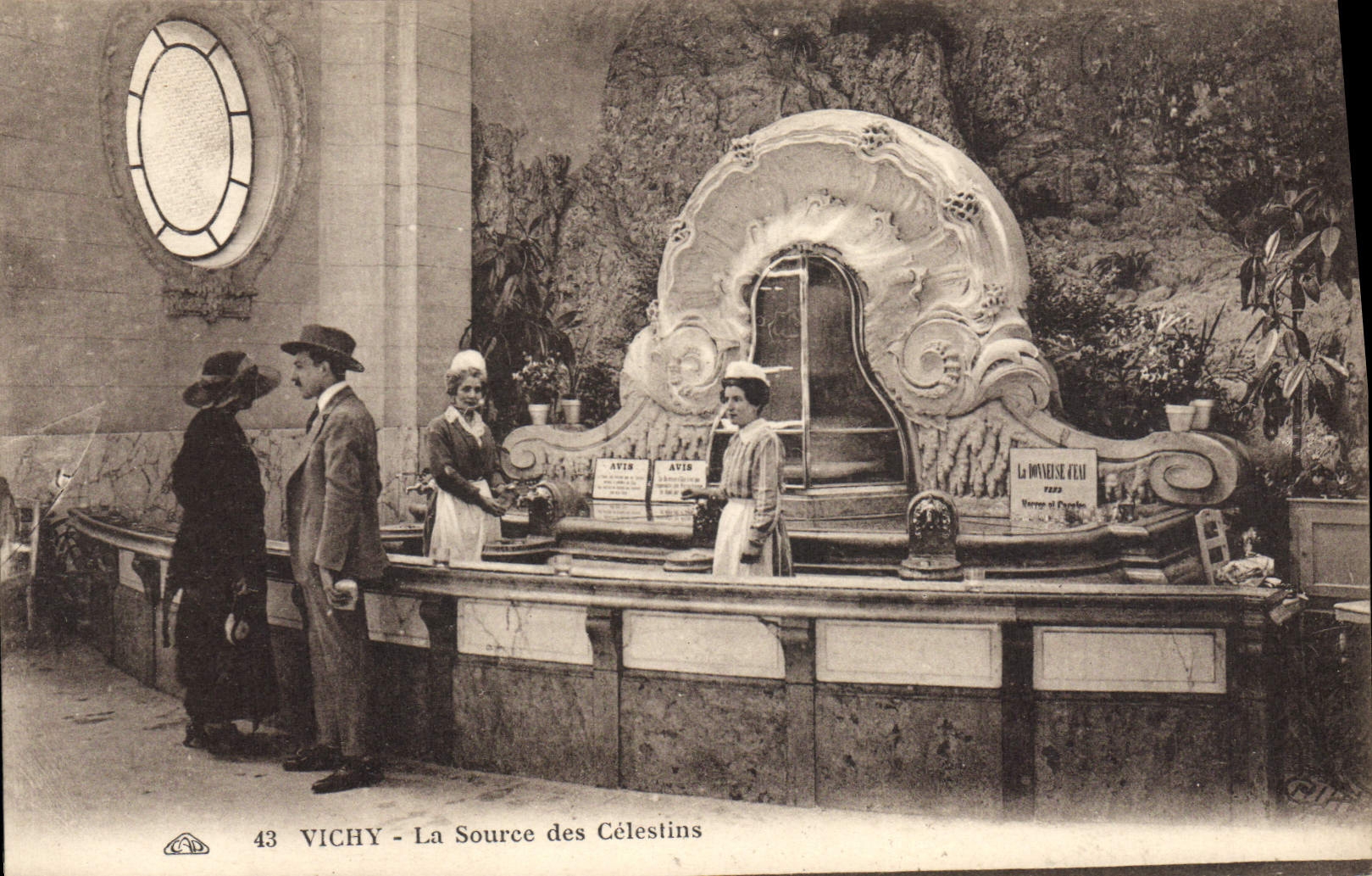 CPA Thermalisme Vichy La source des Celestins 