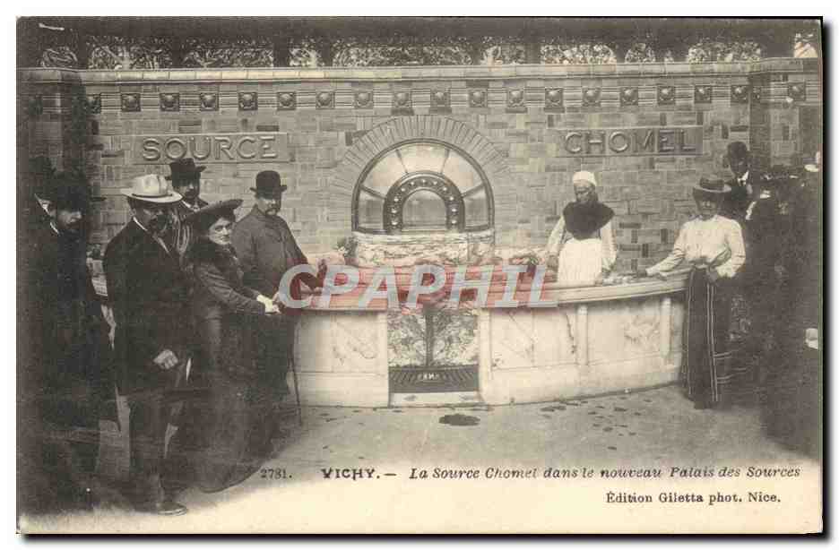 CPA Thermalisme Vichy La source Chomel dans le nouveau palais des Sources 