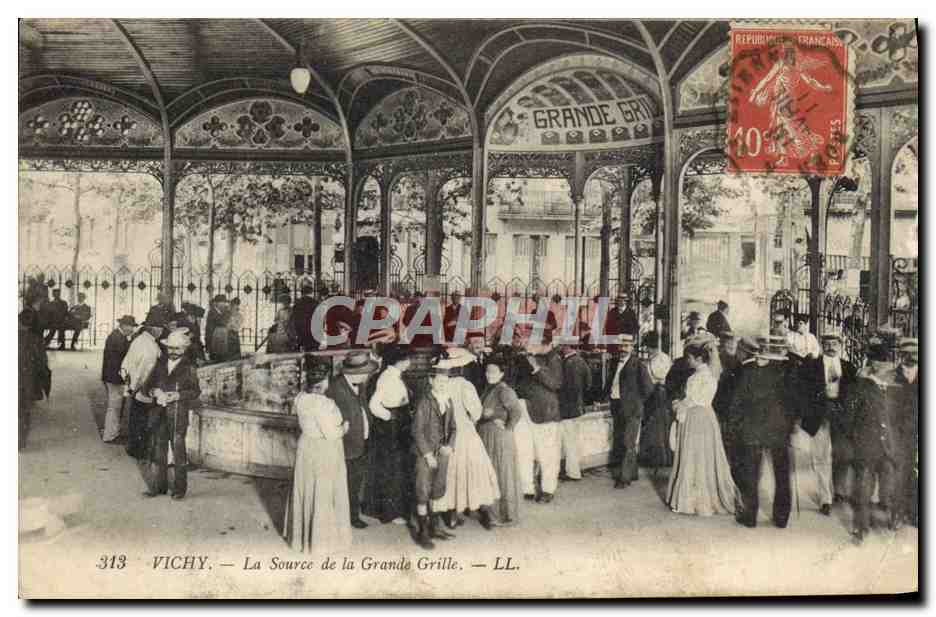 CPA Thermalisme Vichy La source de la grande grille