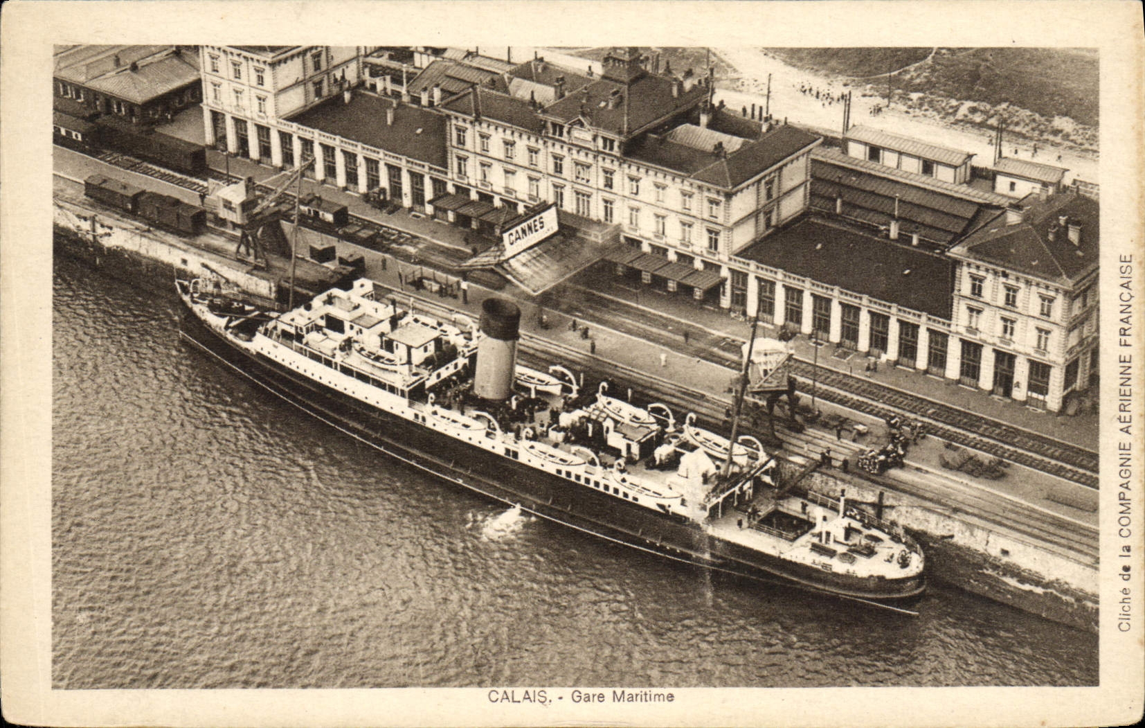 Calais - Gare Maritime — vue aérienne — Cliché de la Compagnie Aérienne Française