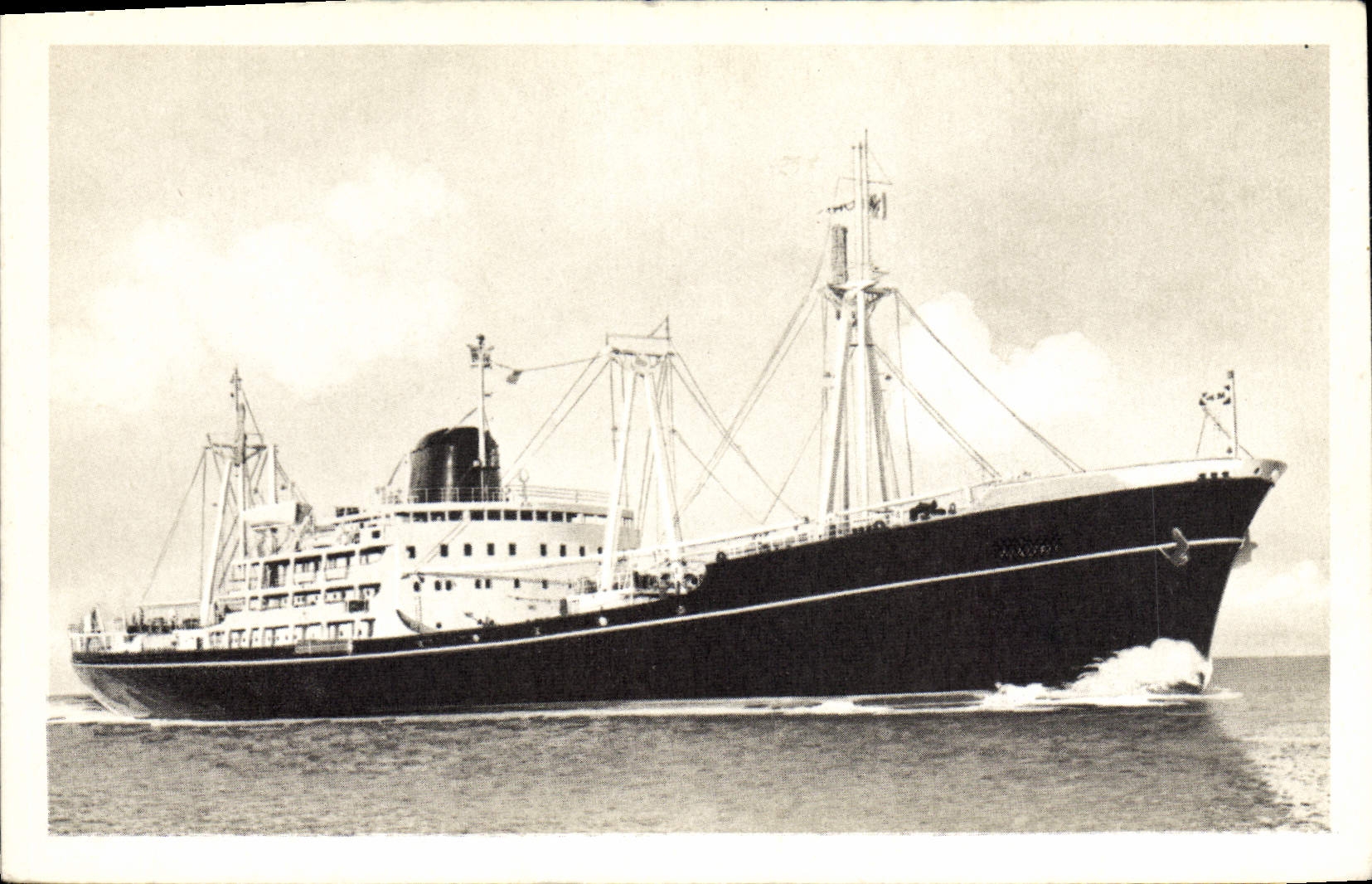 CPA Bateau Paquebot Compagnie des Messageries Maritimes Maori Marquisien Malais Mauricien Martiniquais Vosges Ventoux 