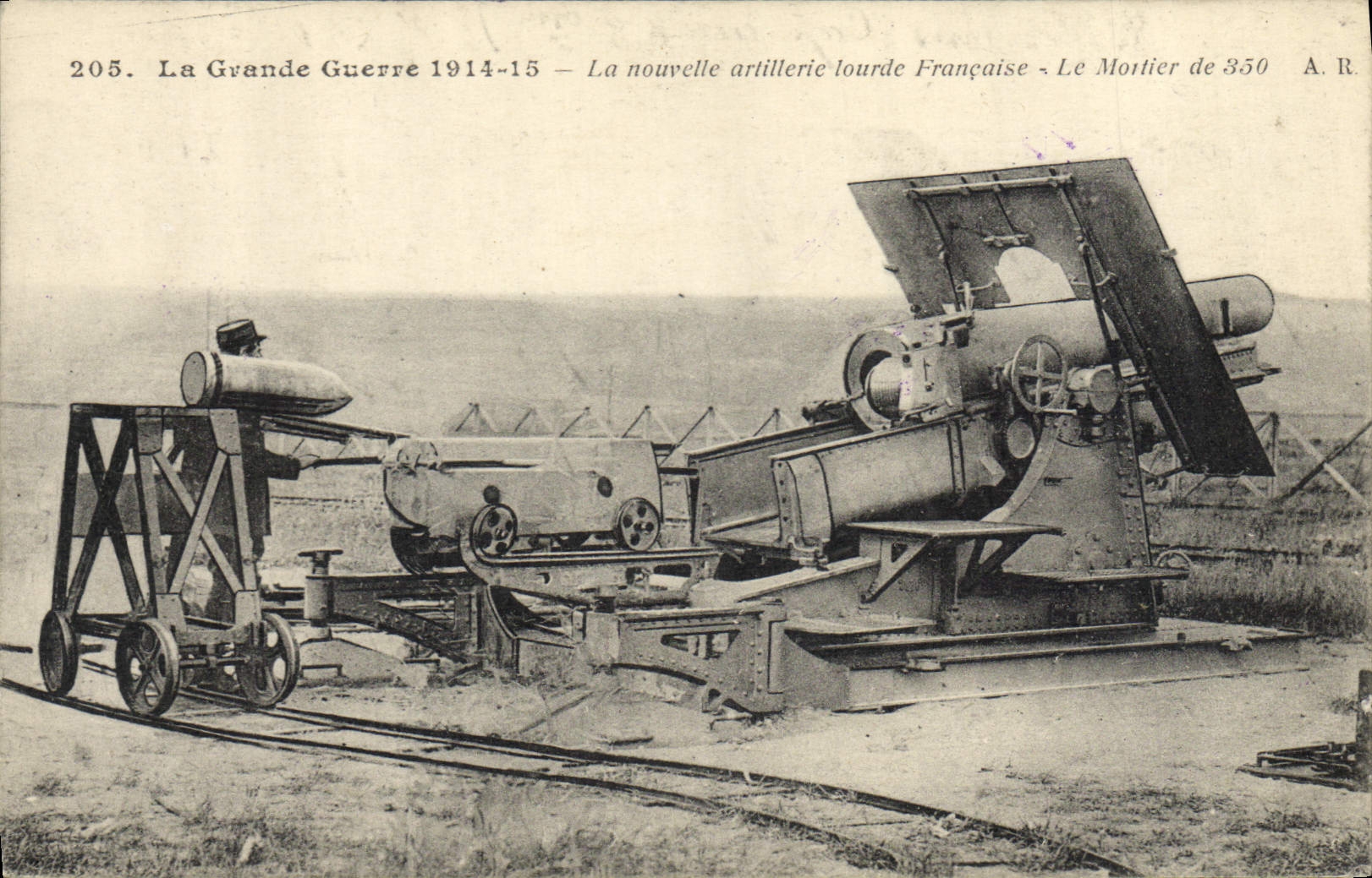 CPA Militaria La nouvelle artillerie lourde francaise Le mortier de 350