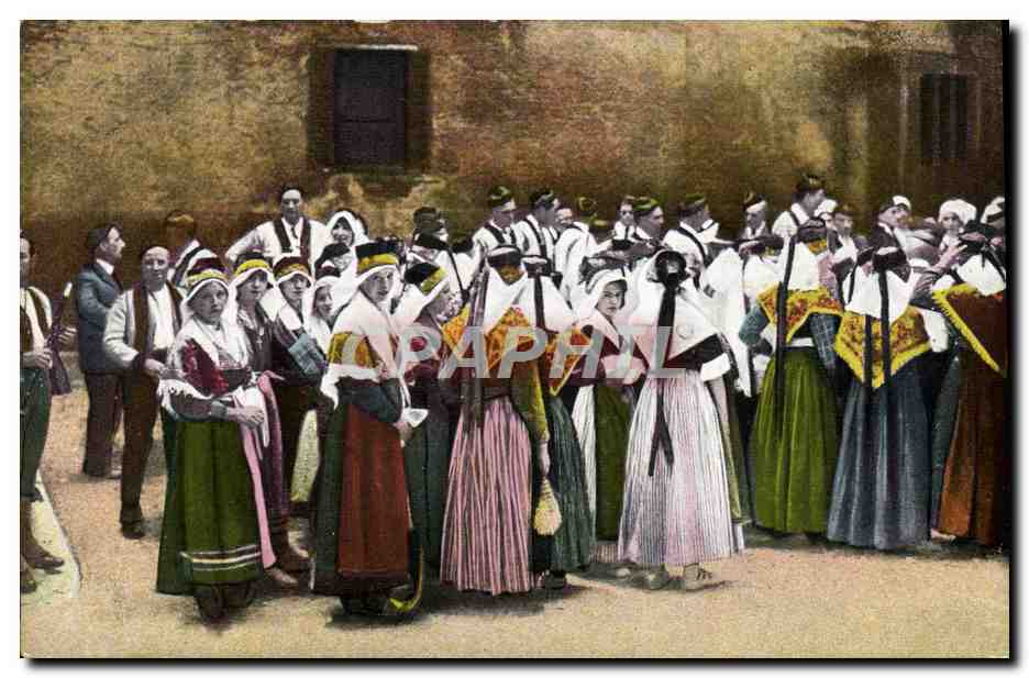CPA Folklore Les vieux costumes pyreneens Bethmalaises 