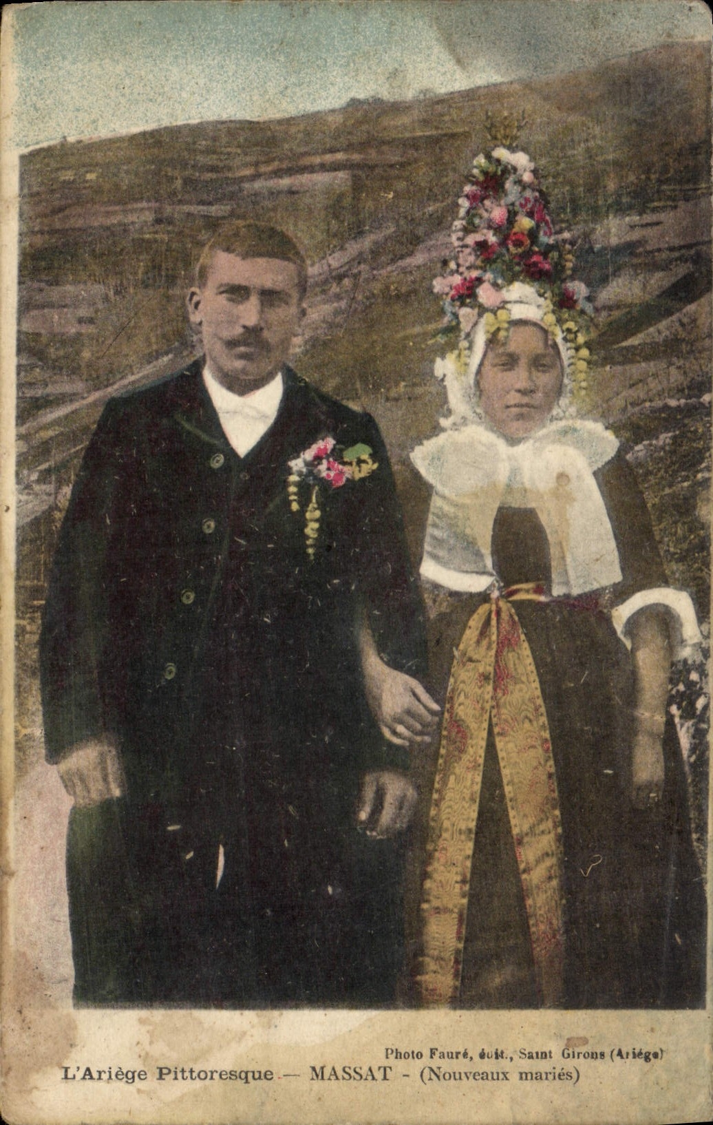 CPA Folklore Massat Nouveaux maries Mariage 