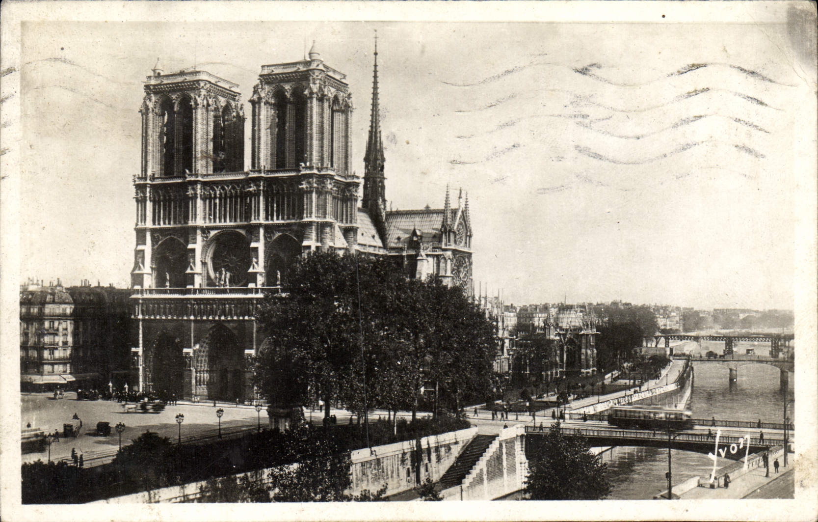 CPA Paris En Flanant Notre Dame Vue generale