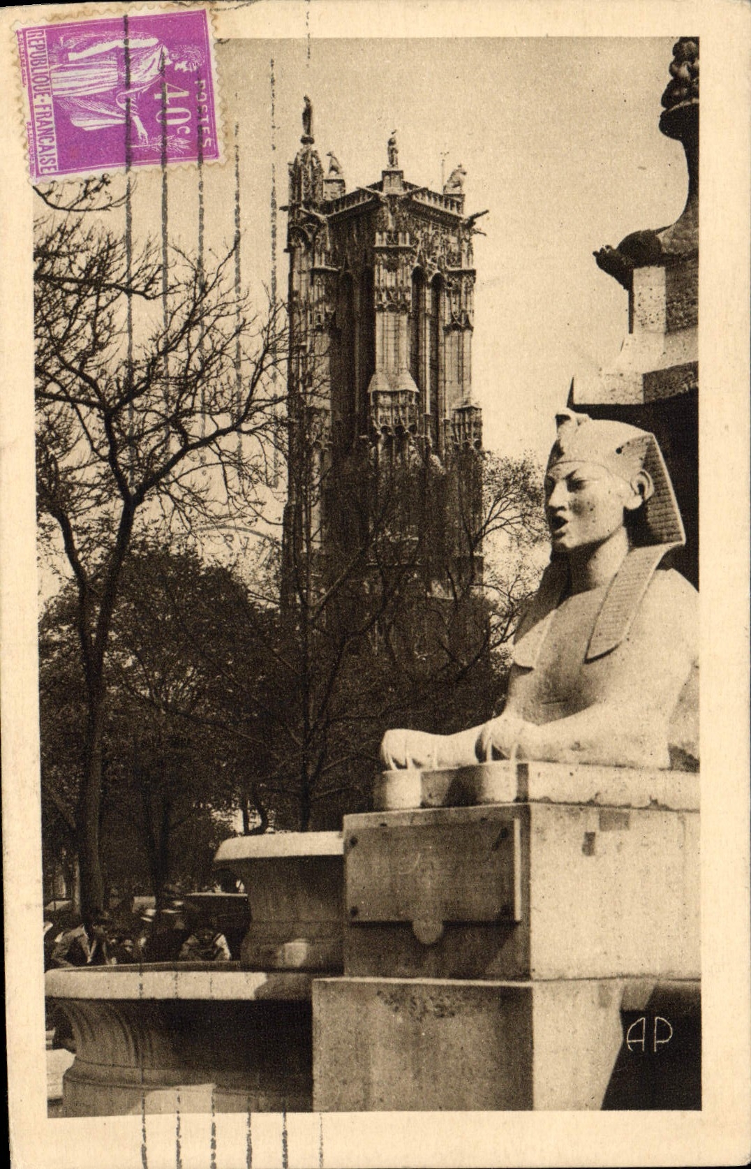 CPA Paris La Tour Saint Jacques prise de la fontaine place du Chatelet