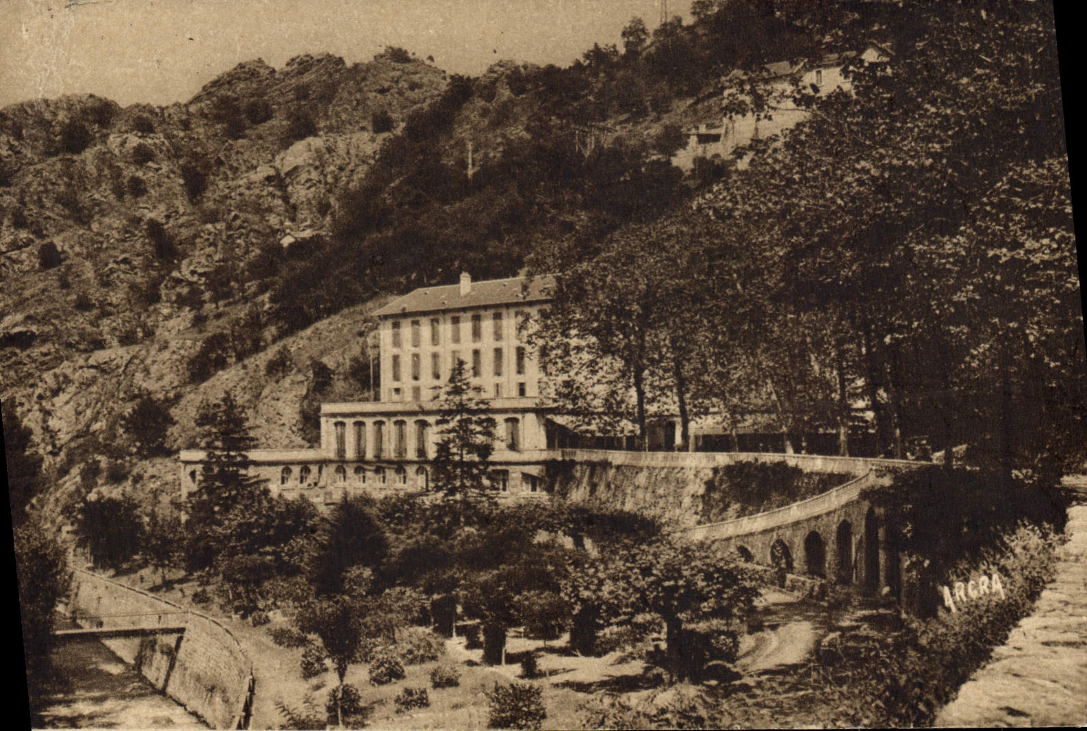 CPA Thermalisme Thues Les Bains Hotel Et Etablissement Thermal