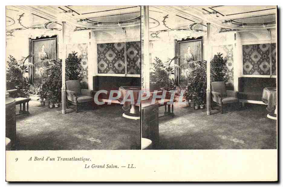 CPA Bateau Paquebot A bord d'un transatlantique Le grand salon