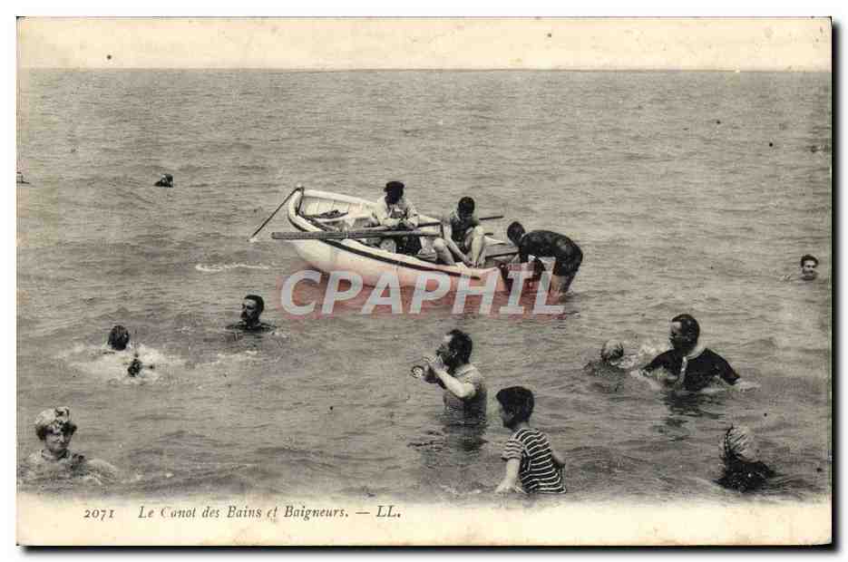CPA Femme Maillot de Bains Le canot des bains et baigneurs 