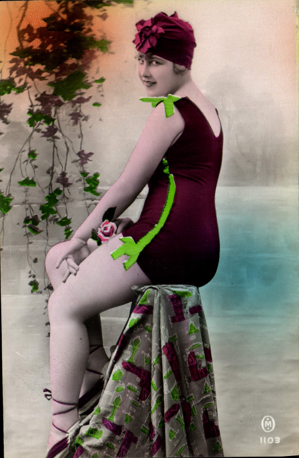 CPA Femme Maillot de Bains 