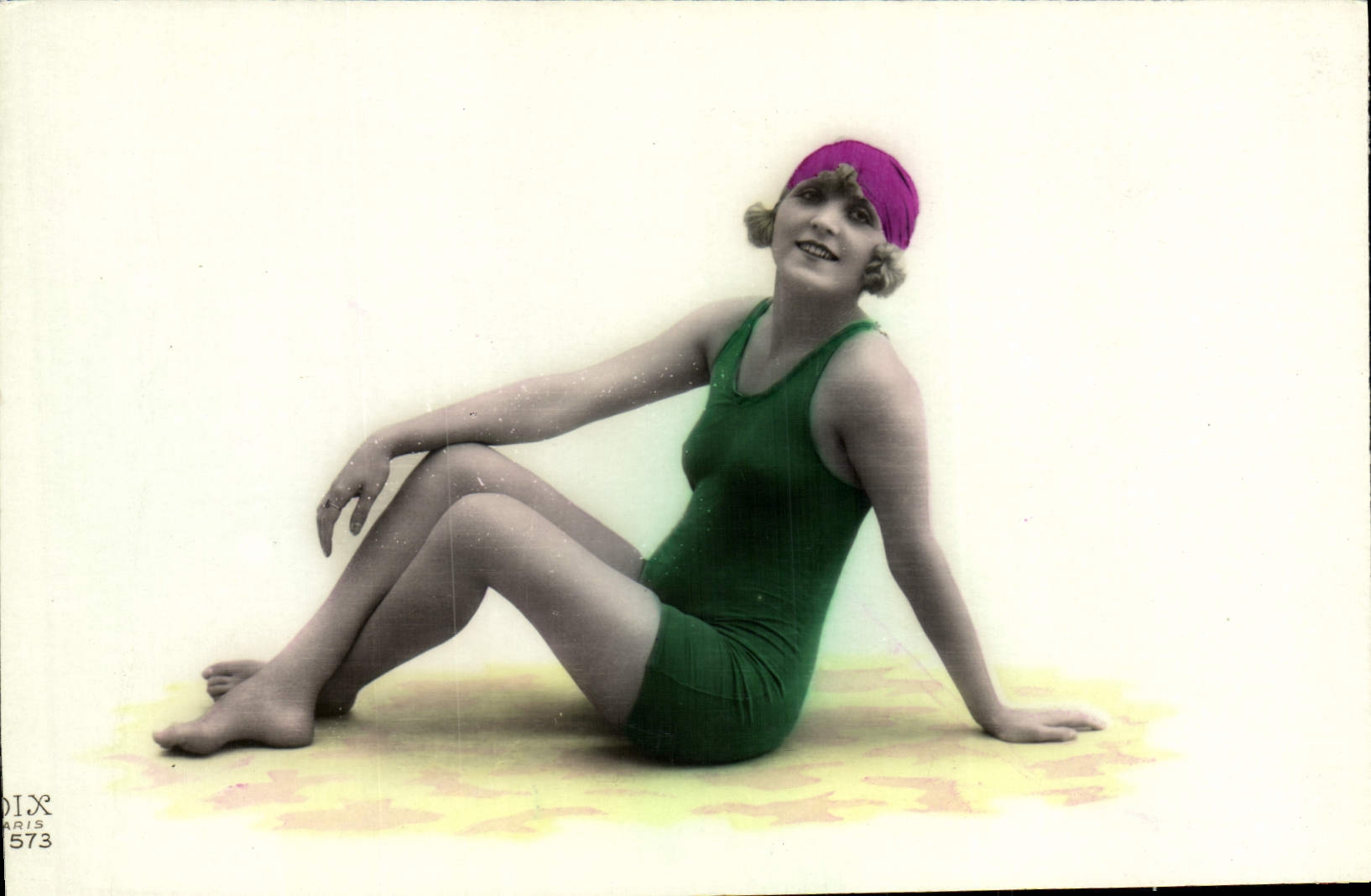 CPA Femme Maillot de Bains 
