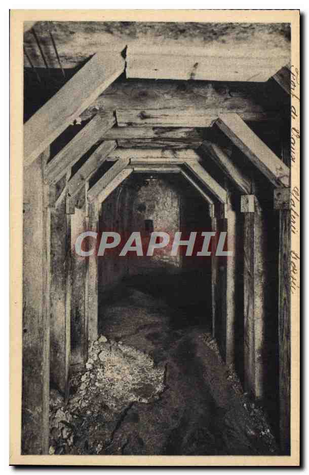 Galerie boisée du Fort de Vaux — Au fond, une chicane pour mitrailleuse — Édition Verdun, n° 117