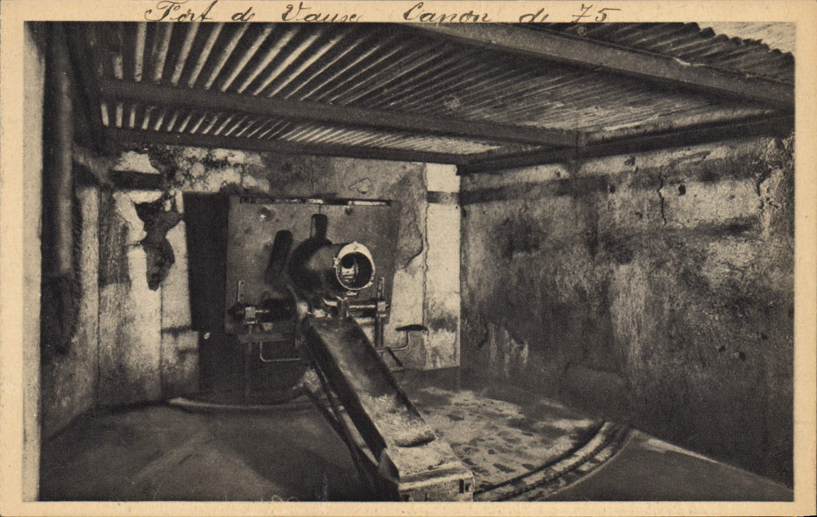 CPA Militaria Fort De Vaux Canon De 75 Dans La Casemate de Bourges 