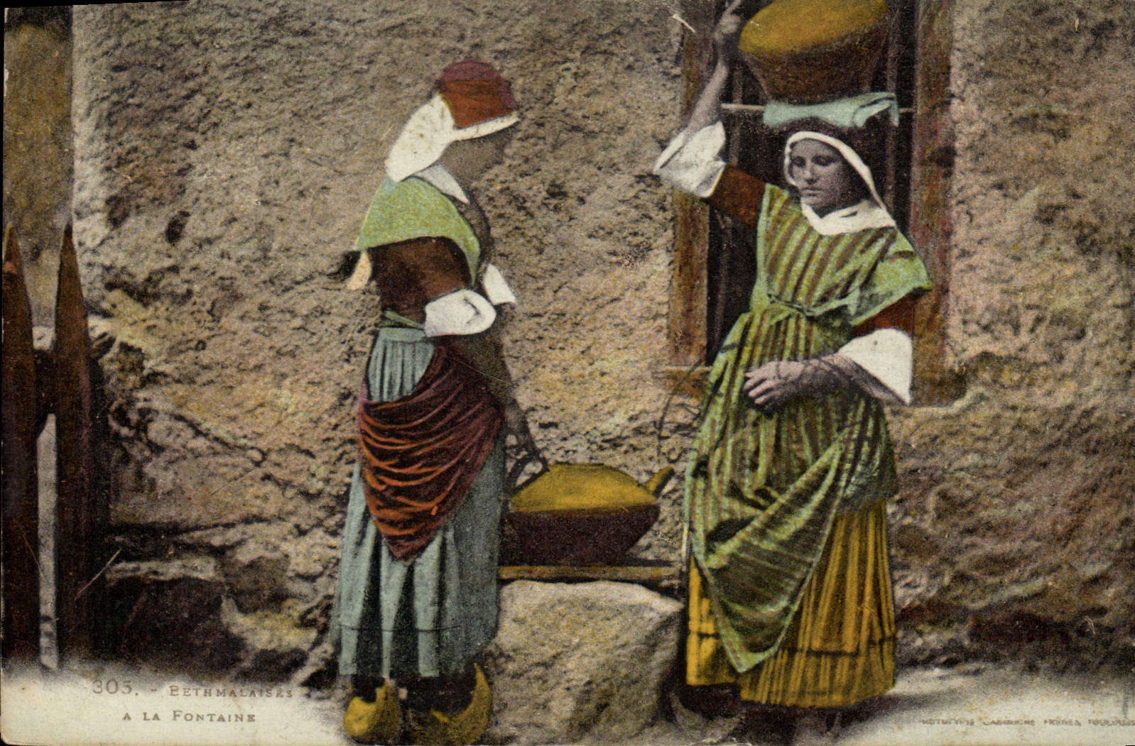 CPA Folklore Bethmalaises a la fontaine 