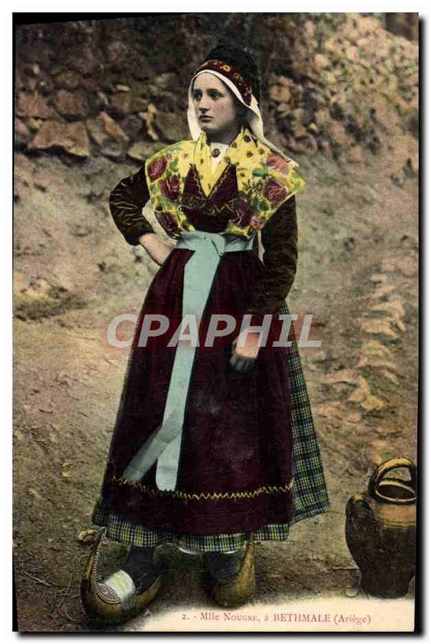 CPA Folklore Mlle Nougne a Bethmale Ariege 