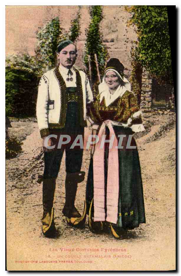 CPA Folklore Un couple Bethmalais Ariege 