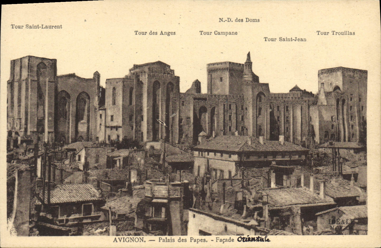 CPA Avignon Palais Des papes