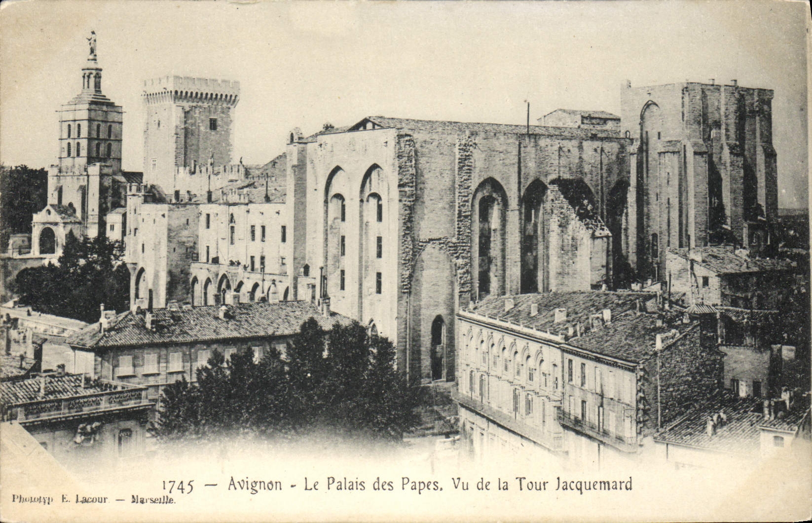 CPA Avignon Le Palais Des Papes Vu de la Tour Jacquemard
