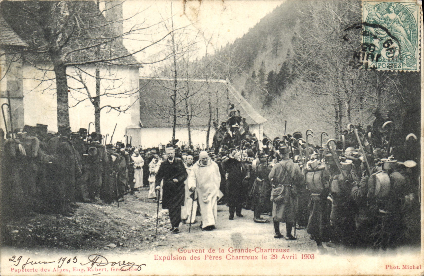 CPA Couvent de la Grande Chartreuse Expulsion des Peres Chartreux le 29 avril 1903