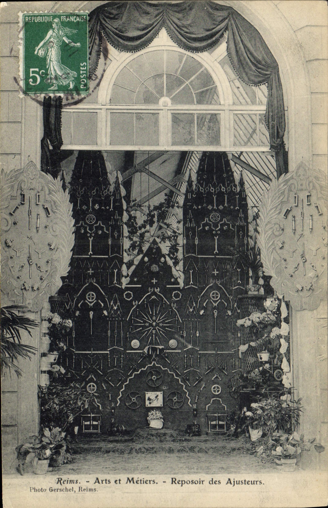 Reims - Arts et Métiers - Reposoir des Ajusteurs — Photo Gerschel, Reims