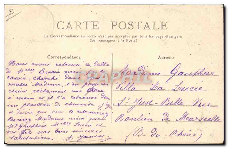 Vichy — Source Lardy — Groupe de personnes devant la fontaine — éditeur non visible — Reverso