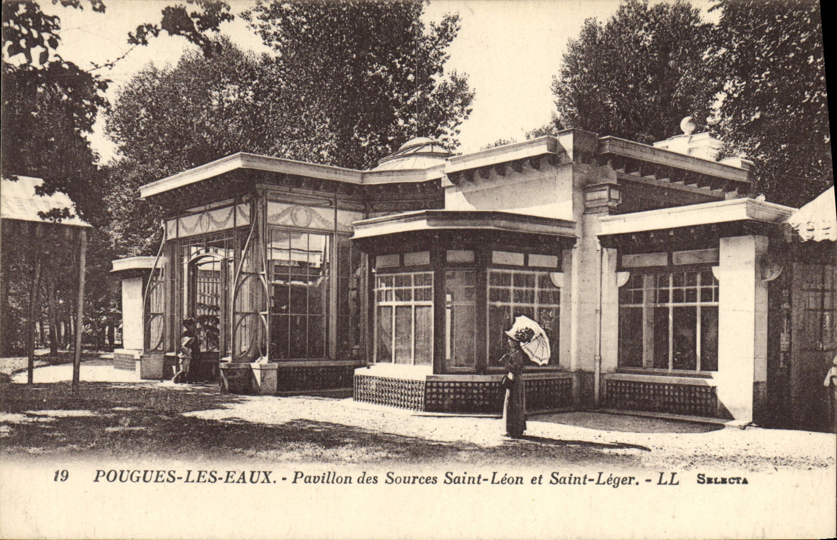 CPA Thermalisme Pougues les Eaux Pavillon des Sources Saint Leon et Saint Leger 