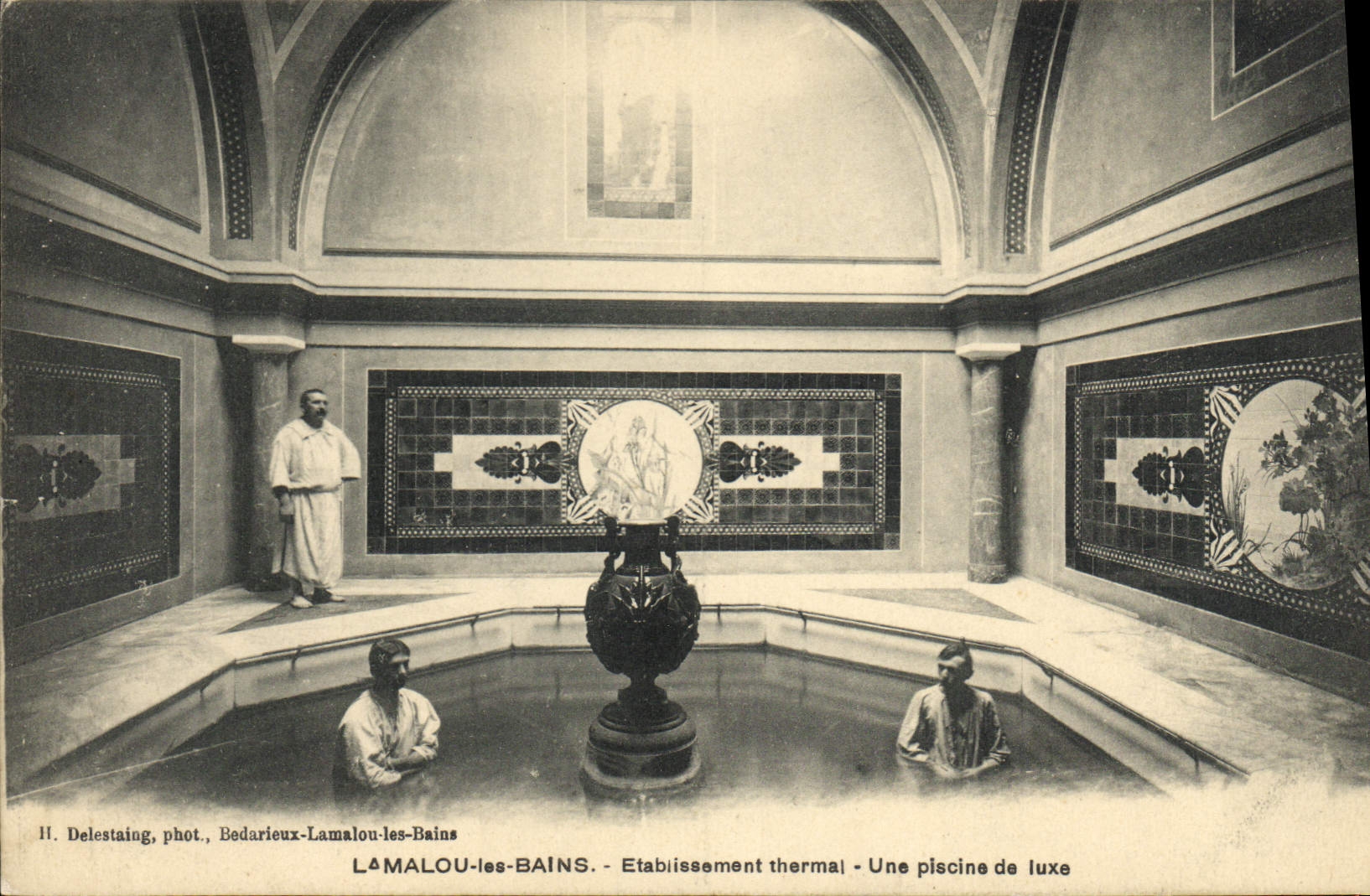 Lamalou-les-Bains — Établissement thermal - Une piscine de luxe — Delestaing, phot., Bedarieux-Lamalou-les-Bains