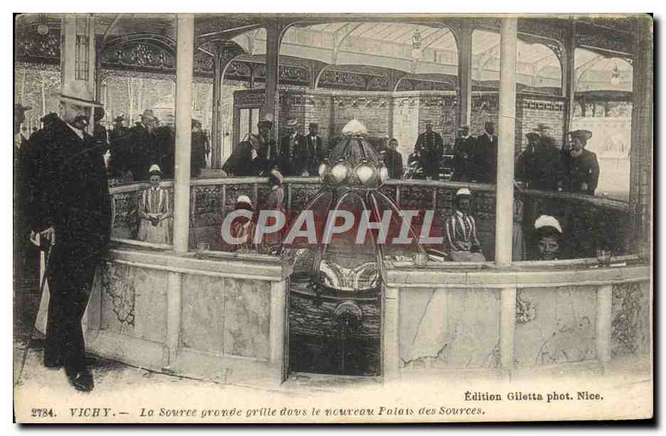 CPA Thermalisme Vichy La source grande grille dans le nouveau palais des sources 