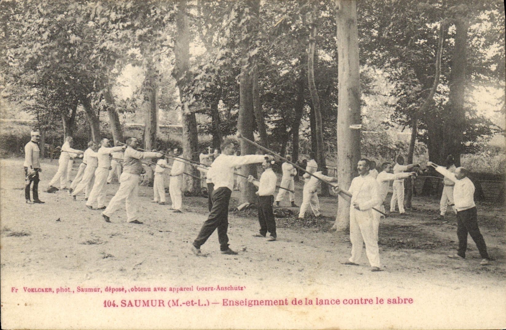 Enseignement de la lance contre le sabre — Saumur (M.-et-L.) — Fr. Voglcker, phot. — n° 104