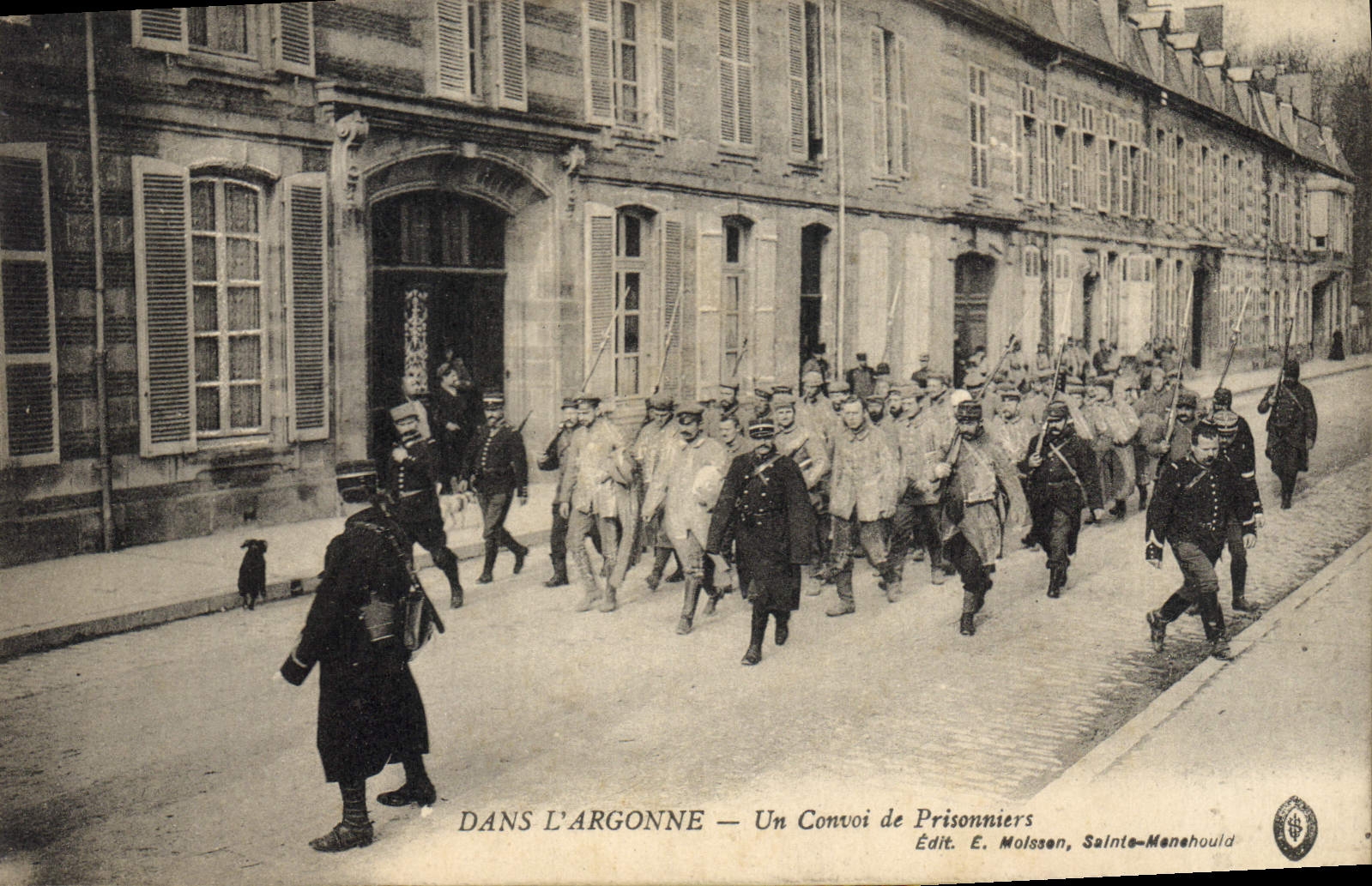 Dans l'Argonne — Un Convoi de Prisonniers — Édit. E. Molssen, Sainte-Menehould