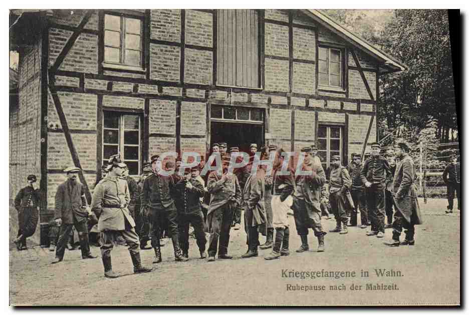 Prisonniers de guerre à Wahn — pause après le repas — éditeur Karl Rud. Bremer & Co. Köln
