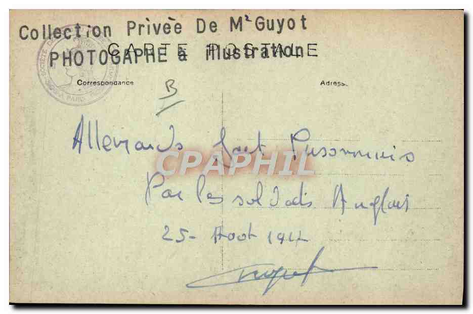 Soldats allemands et un enfant dans les ruines — Collection privée de M. Guyot — Photographe à illustration — Achterkant