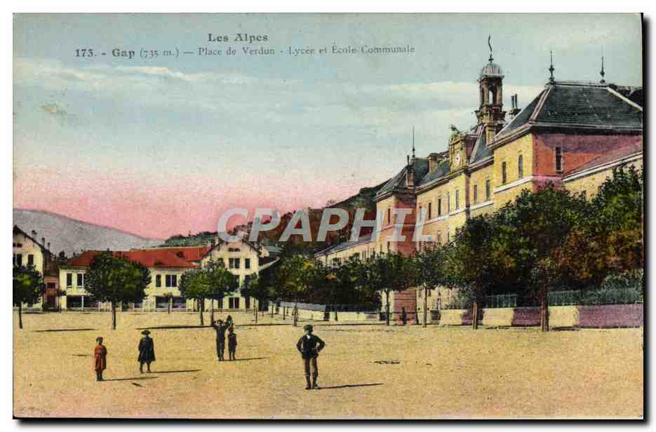 CPA Ecole Gap Place de Verdun Lycee et Ecole communale 