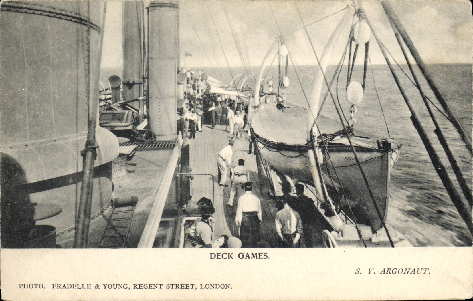 Jeux de pont — S.Y. Argonaute — Photo Fradelle & Young, Regent Street, Londres