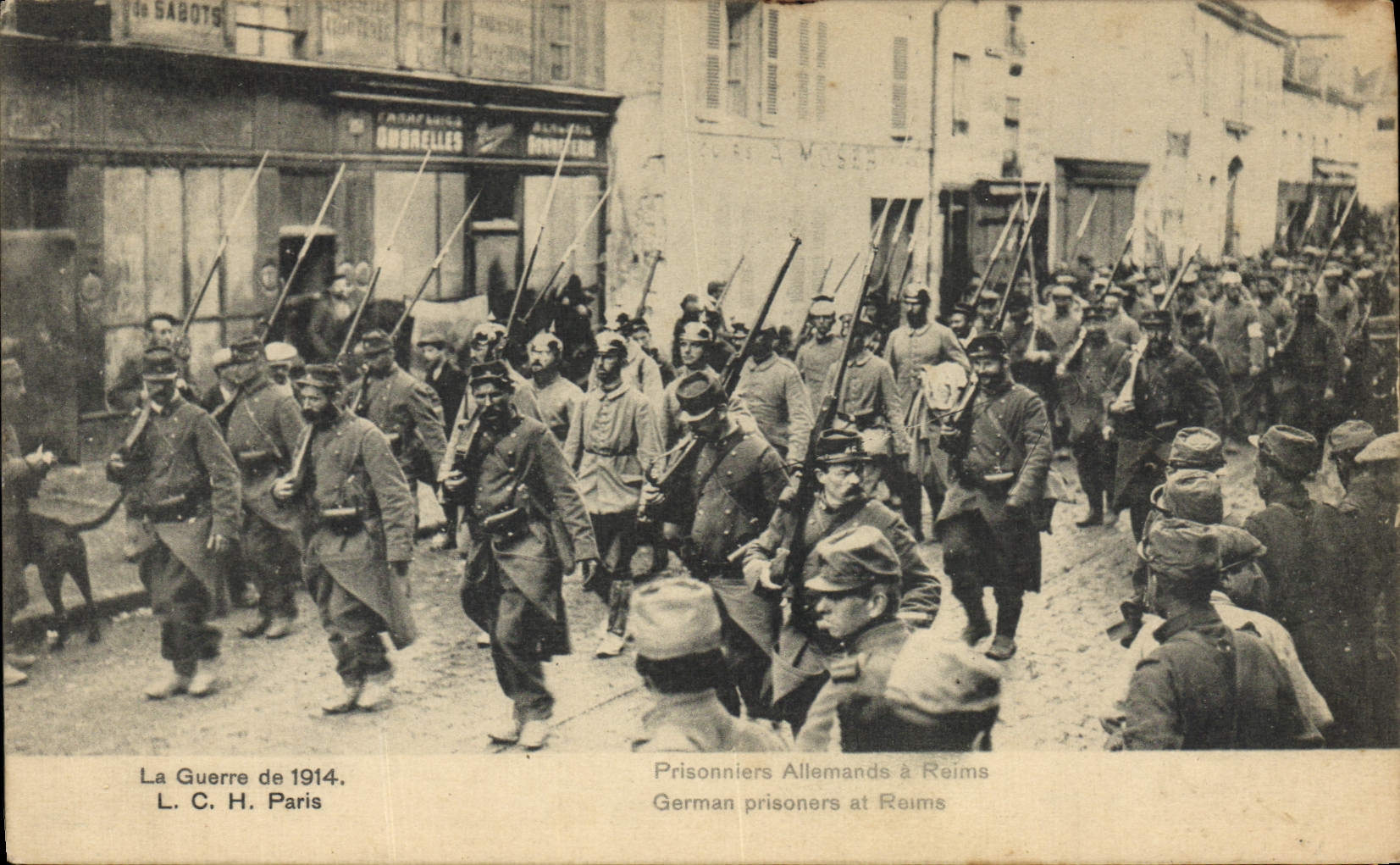 Prigionieri Tedeschi a Reims — La Guerra del 1914 — L. C. H. Parigi