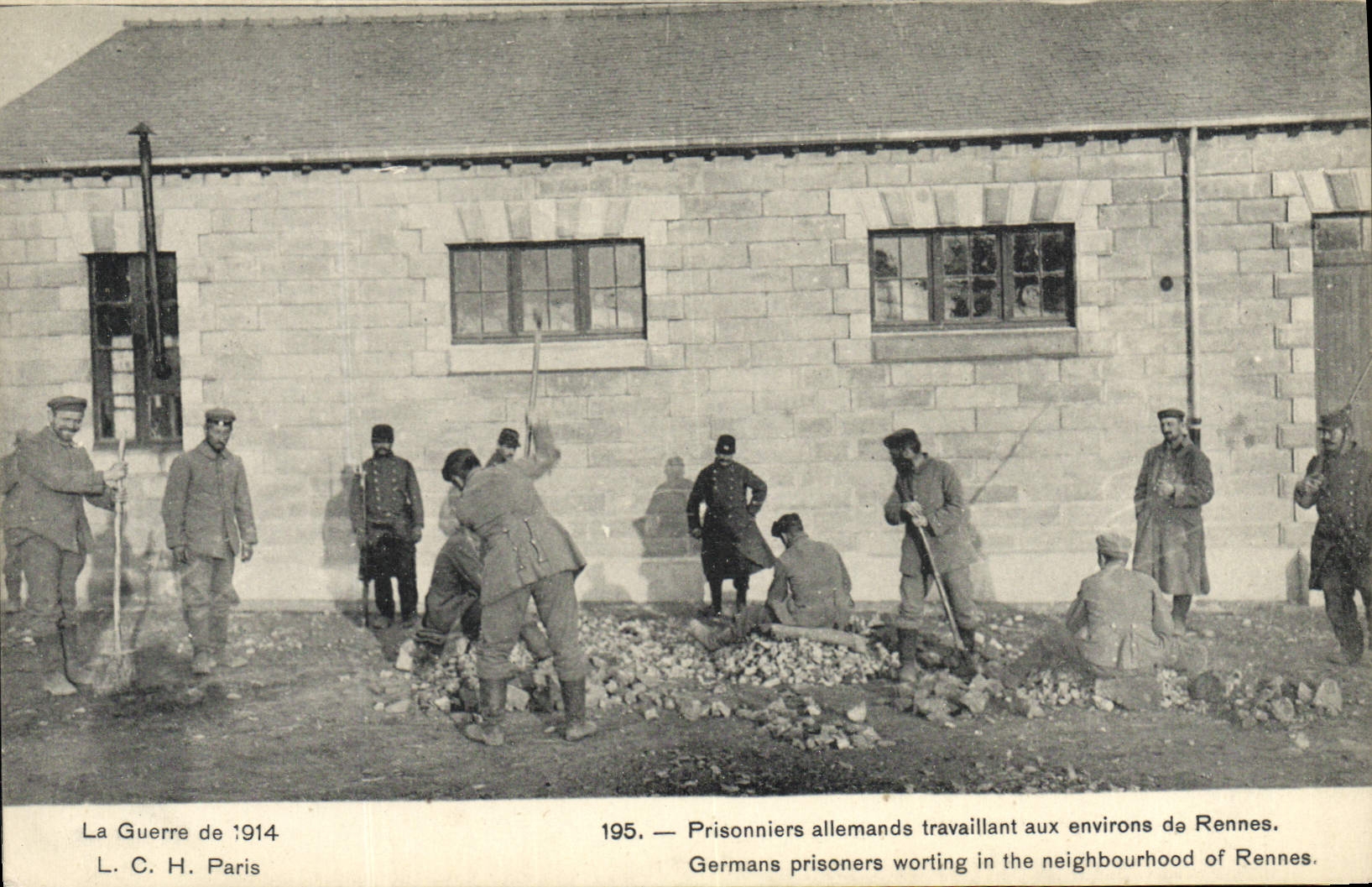 Prisonniers allemands travaillant aux environs de Rennes — La Guerre de 1914, L. C. H. Paris, n° 195